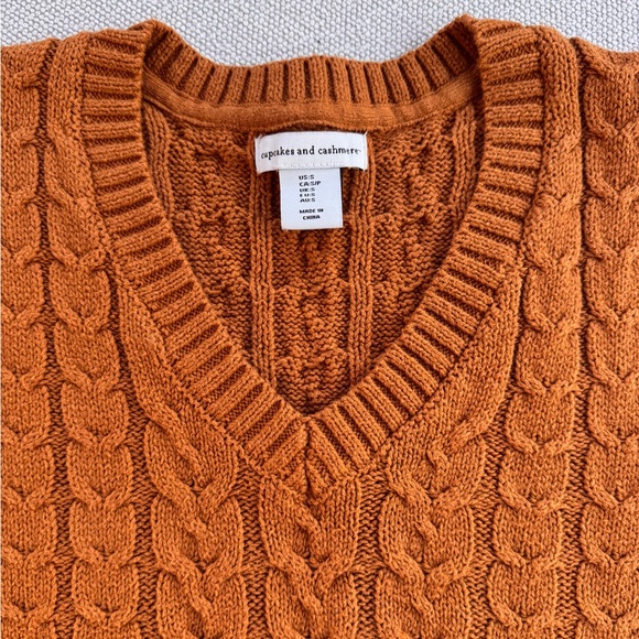 🌾 Cupcakes & Cashmere Sweater Cable Knit Pullover Size S - Picture 2 of 10